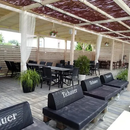 Old Tree Village & Restaurant Holiday park Oswiecim