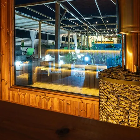 Old Tree Village & Restaurant База отдыха Освенцим