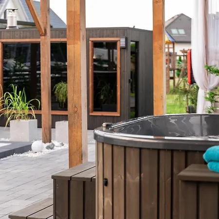 Old Tree Village & Restaurant Освенцим