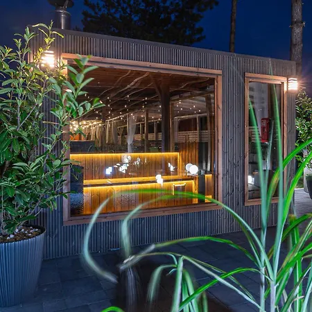 Old Tree Village & Restaurant Oświęcim