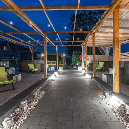 Old Tree Village & Restaurant * Освенцим