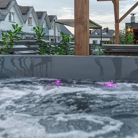 Old Tree Village & Restaurant