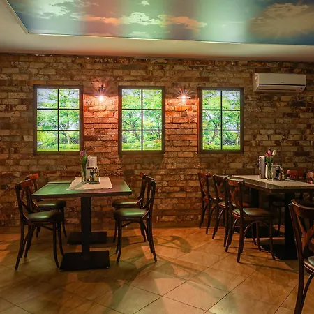 Old Tree Village & Restaurant Village de vacances *