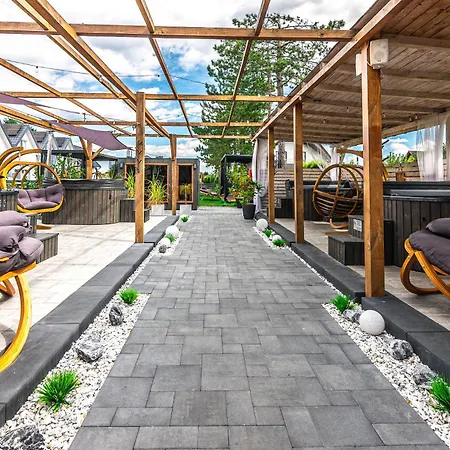 Old Tree Village & Restaurant База отдыха