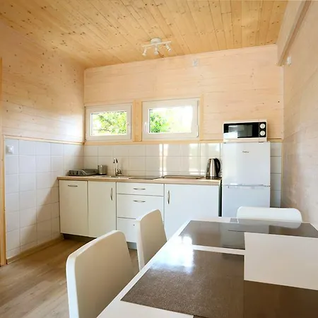 Old Tree Village & Restaurant *