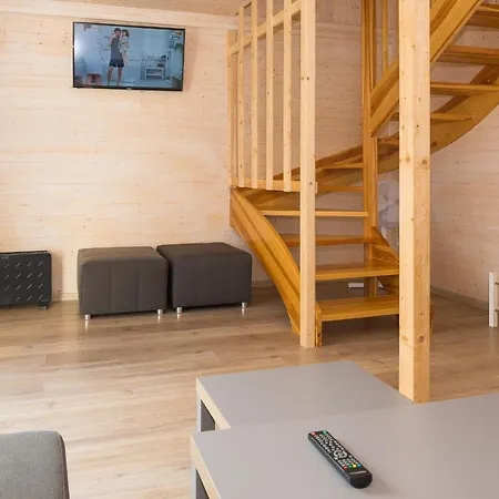 Old Tree Village & Restaurant Освенцим