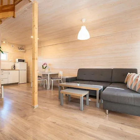 Old Tree Village & Restaurant База отдыха Освенцим