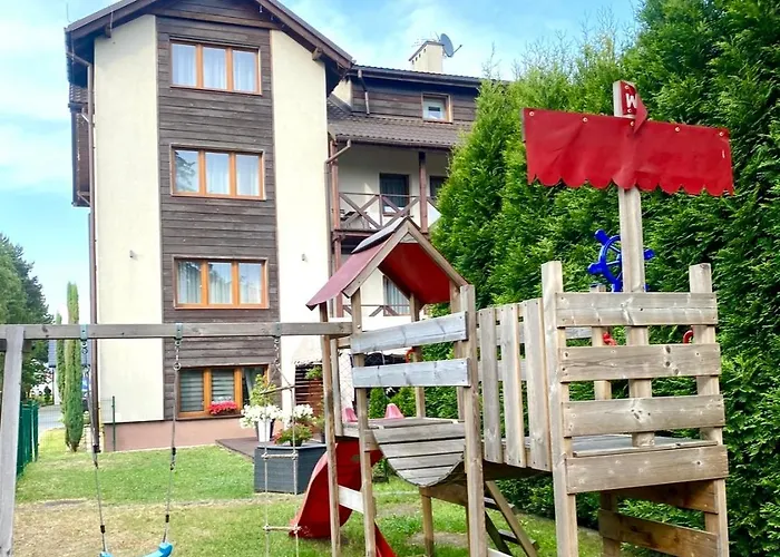 Old Tree Village & Restaurant