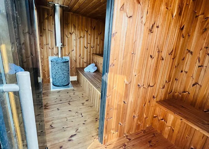 Old Tree Village & Restaurant オシフィエンチム