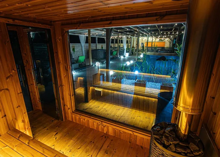 Old Tree Village & Restaurant *