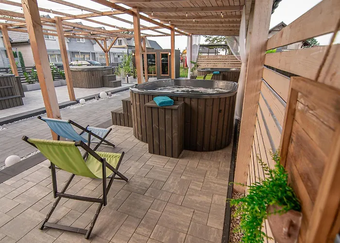 Old Tree Village & Restaurant منتزه العطل