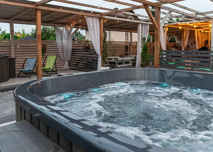 منتزه العطل Old Tree Village & Restaurant *