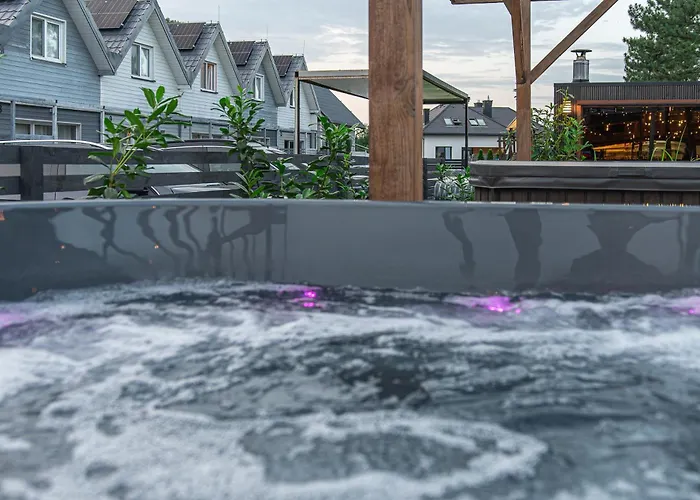 Old Tree Village & Restaurant