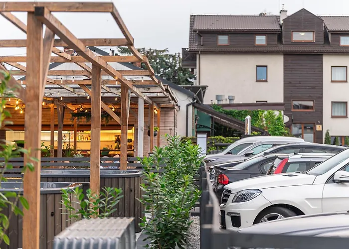 Old Tree Village & Restaurant منتزه العطل