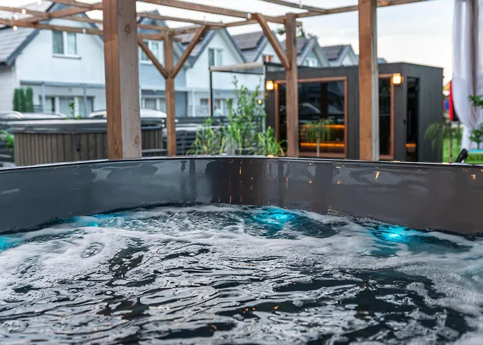 منتزه العطل Old Tree Village & Restaurant