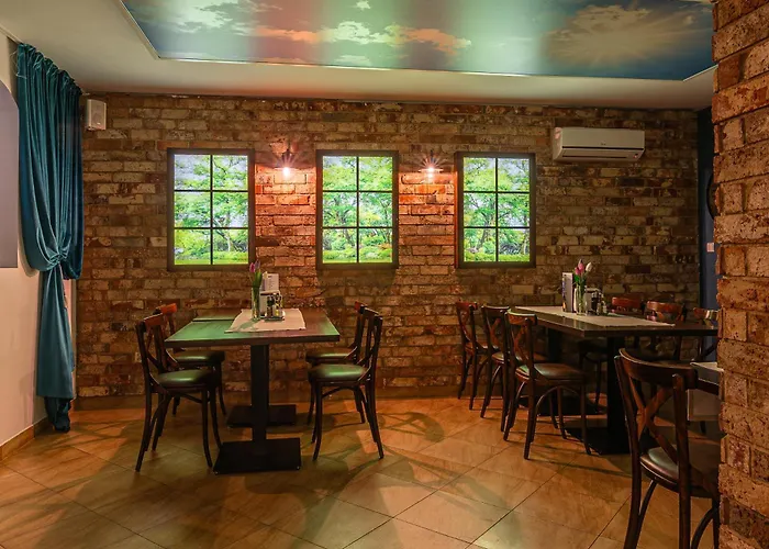 Old Tree Village & Restaurant منتزه العطل *