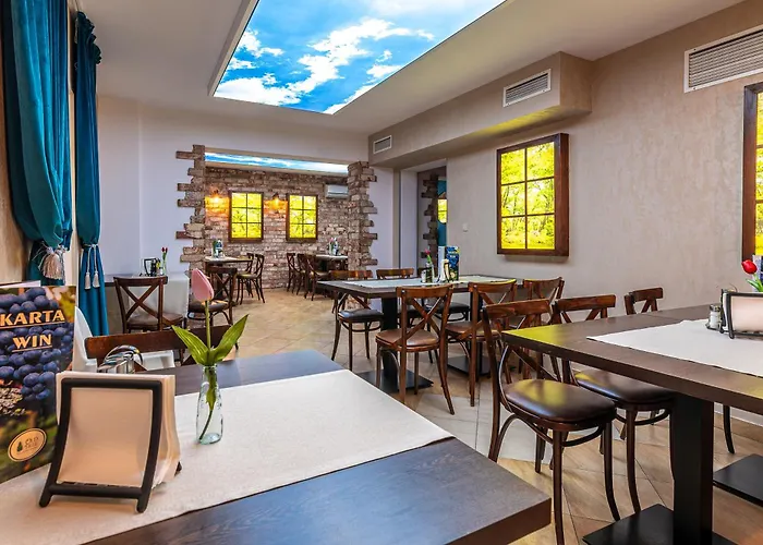 منتزه العطل Old Tree Village & Restaurant *