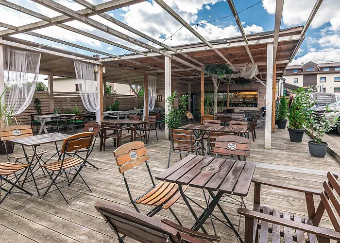 Old Tree Village & Restaurant * أوشفينجم