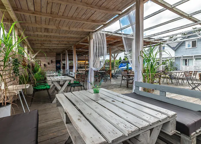 Old Tree Village & Restaurant منتزه العطل *