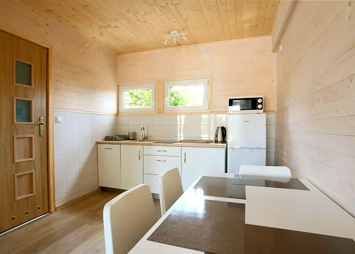 Old Tree Village & Restaurant *