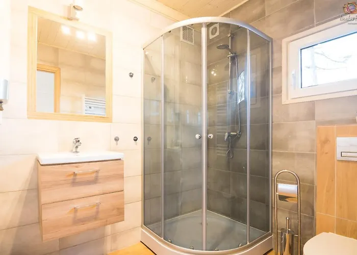 Old Tree Village & Restaurant *