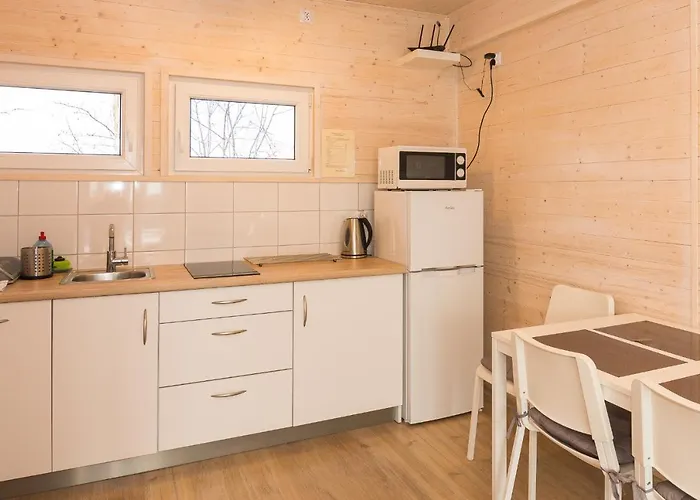 Old Tree Village & Restaurant منتزه العطل