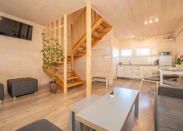 Old Tree Village & Restaurant